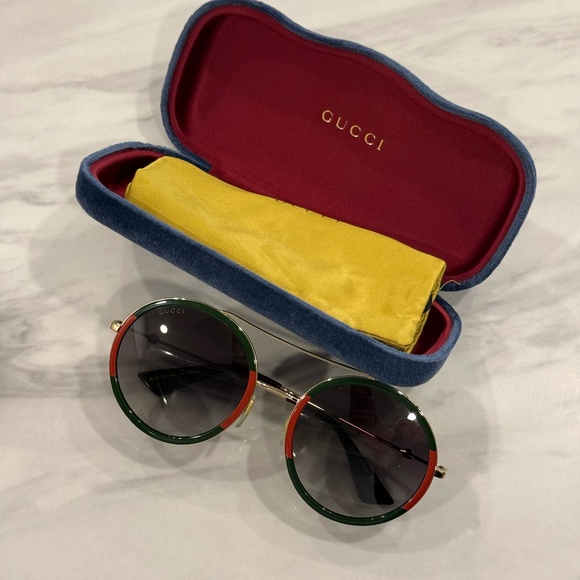 GUCCI SUNGLASSES